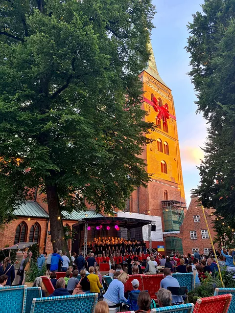 Konzert der Oberschule zum Dom vor dem Dom auf der 850-Jahr-Feier